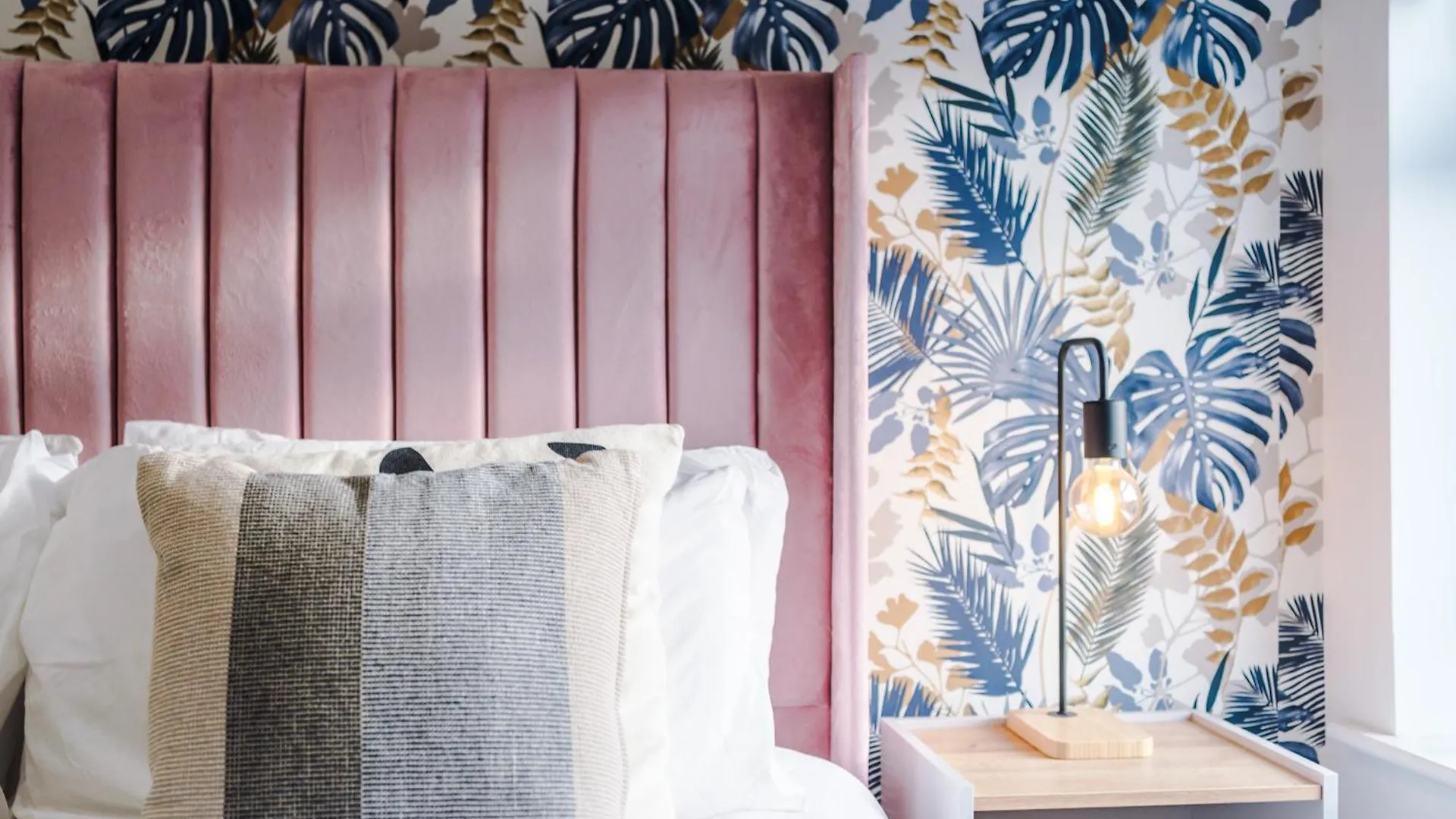 The Gatsby In Harrogate 3 Bedrooms - Parking شقة