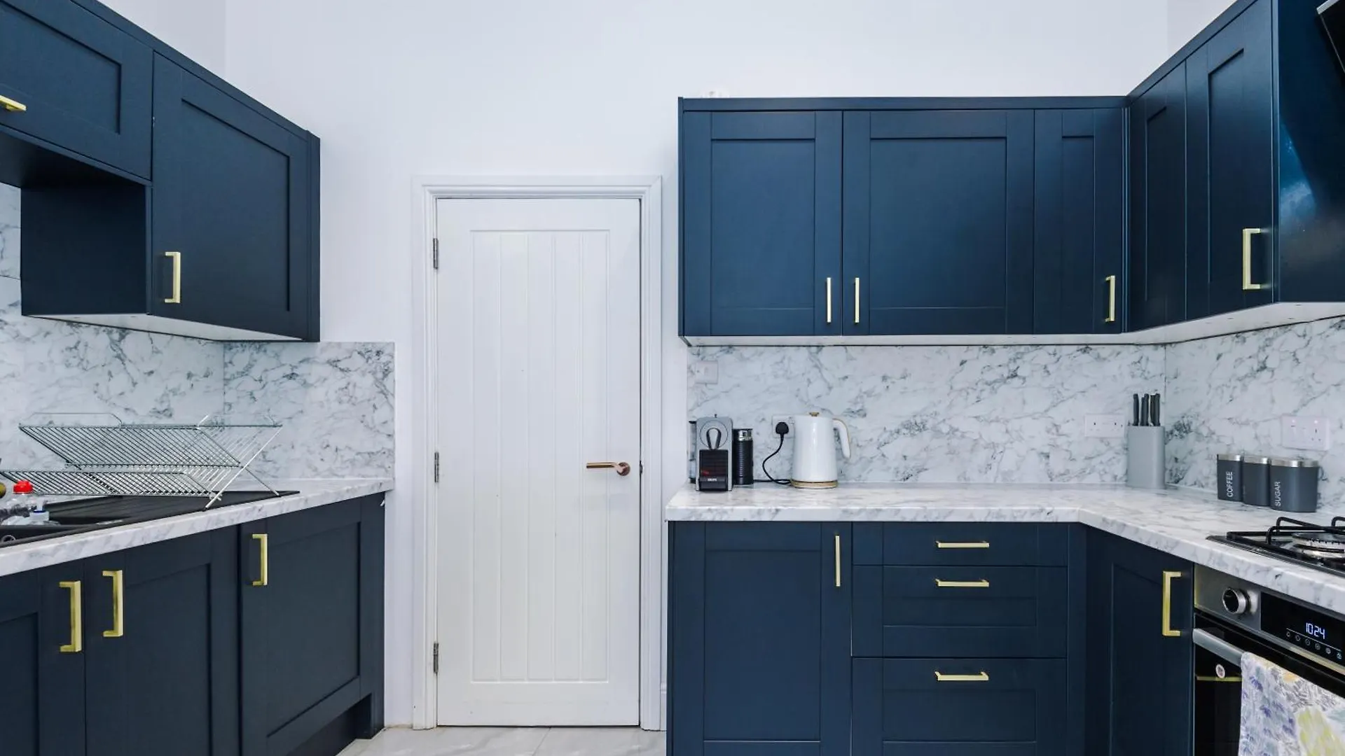 The Gatsby In Harrogate 3 Bedrooms - Parking